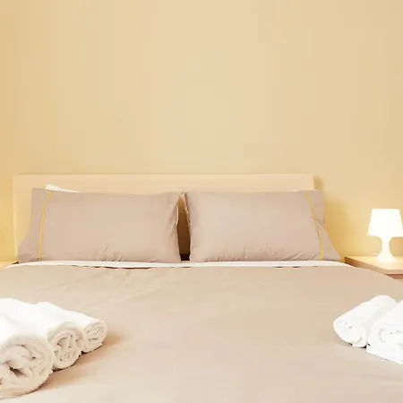 Apartman Colosseo Little House *